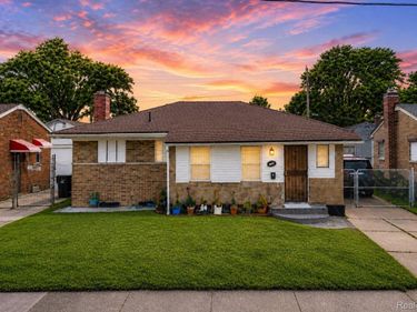 12021 Buffalo Street, Hamtramck, Mi 48212