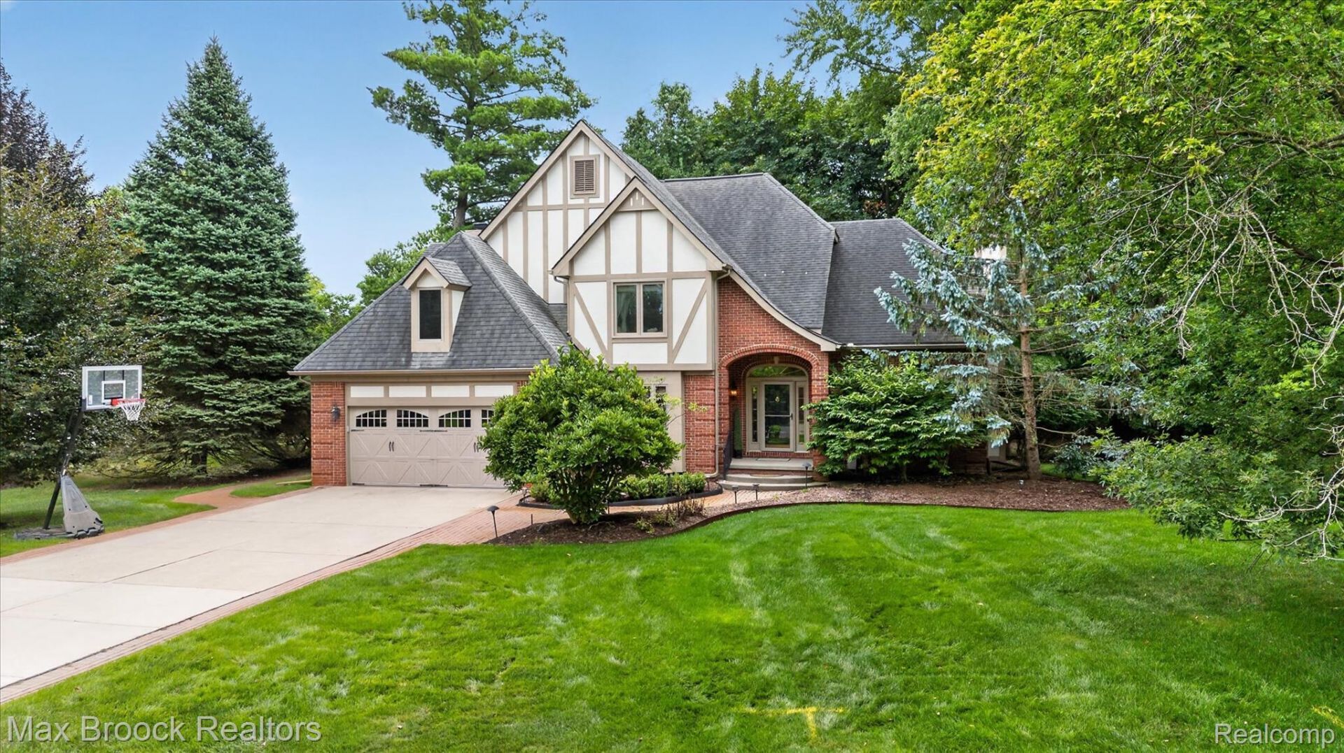 27261 Apple Tree Lane, Franklin Village, Mi 48025 Main Photo