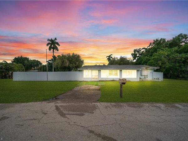 77 Glenmont DR W, NORTH FORT MYERS, FL 33917