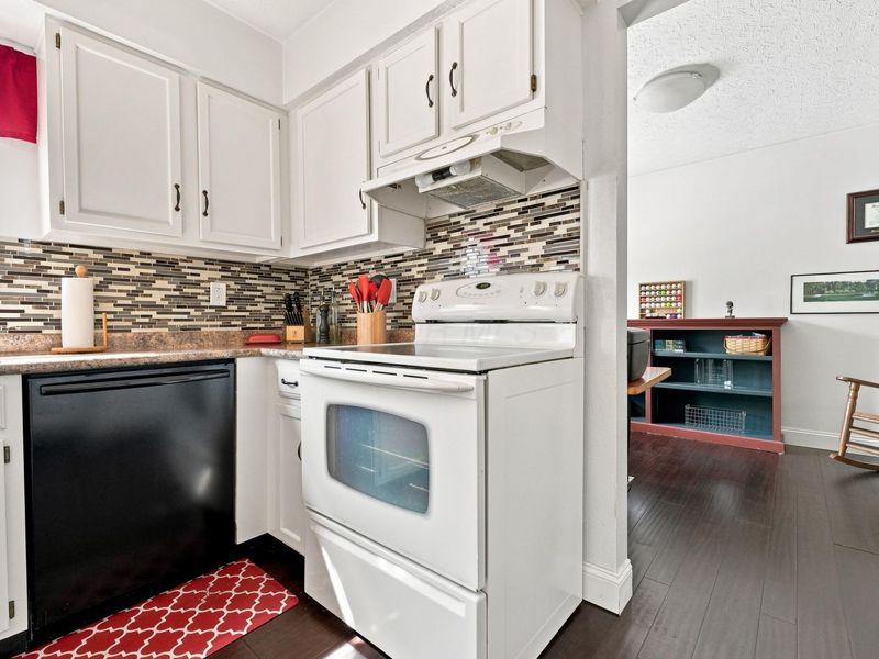 7864 Stanburn Road , Columbus, OH 43235 Photo 11