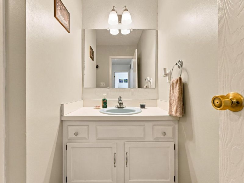 7864 Stanburn Road , Columbus, OH 43235 Photo 25