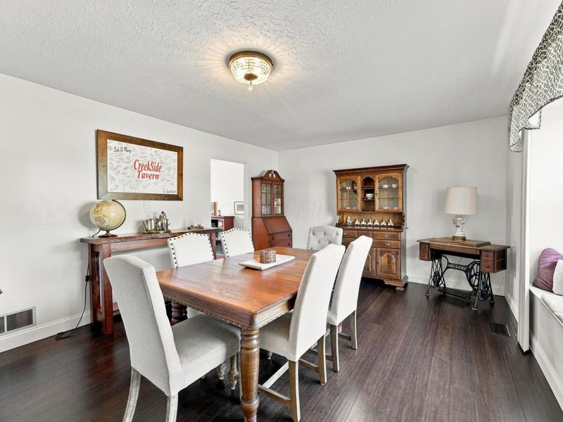 7864 Stanburn Road , Columbus, OH 43235 Photo 3