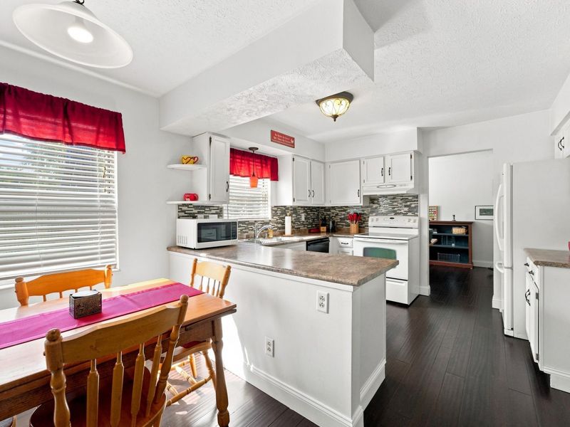 7864 Stanburn Road , Columbus, OH 43235 Photo 5