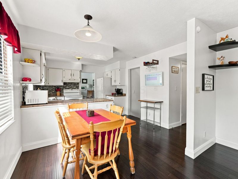 7864 Stanburn Road , Columbus, OH 43235 Photo 7