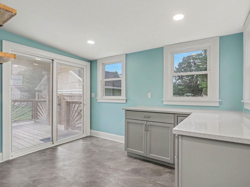 991 Lawrence Drive , Columbus, OH 43207 Photo 25