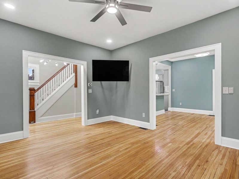 991 Lawrence Drive , Columbus, OH 43207 Photo 5