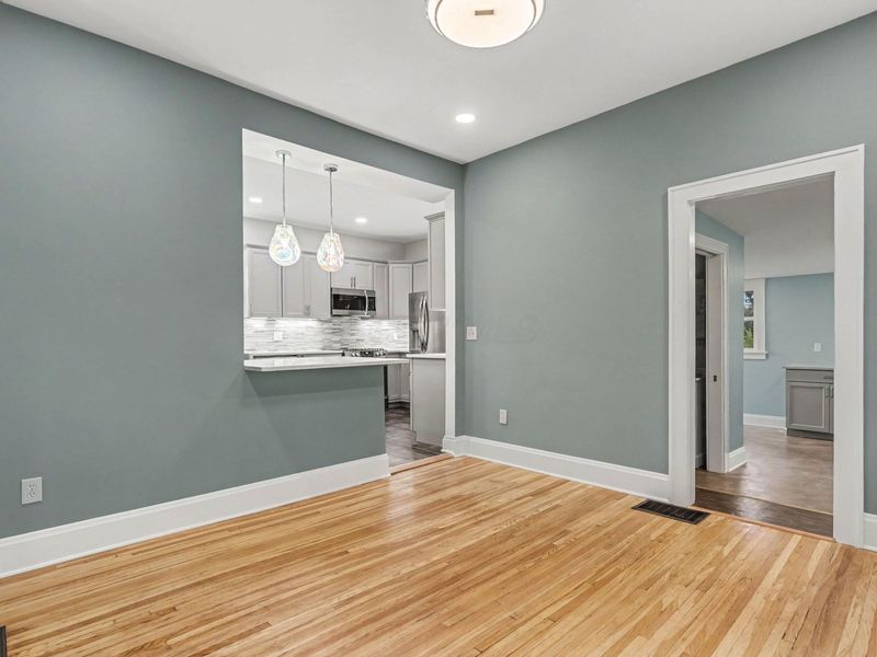 991 Lawrence Drive , Columbus, OH 43207 Photo 9