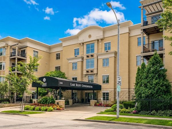 1300 N Prospect AVENUE, Unit 114, Milwaukee, WI 53202