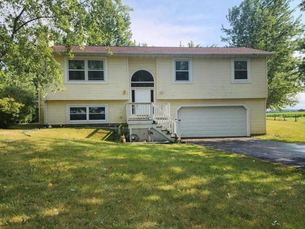 27109 1st STREET, Kansasville, WI 53139
