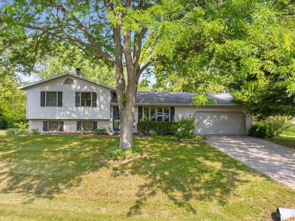 921 Wesley ROAD, Oregon, WI 53575