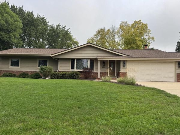 9738 W Barnard AVENUE, Greenfield, WI 53228