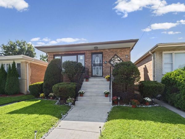 658 Hoxie Avenue , Calumet City, IL 60409
