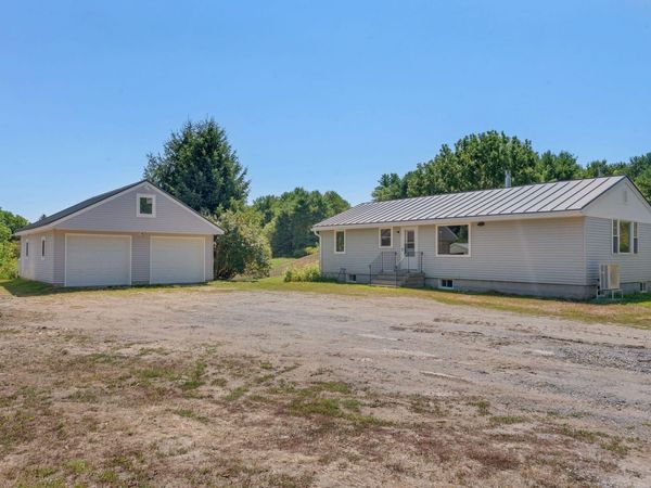 1787 N Belfast Avenue , Vassalboro, ME 04989