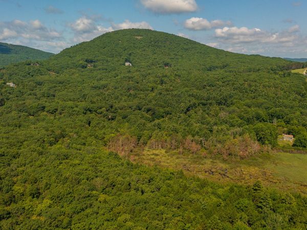 450 Molyneaux Road, Camden, ME 04843