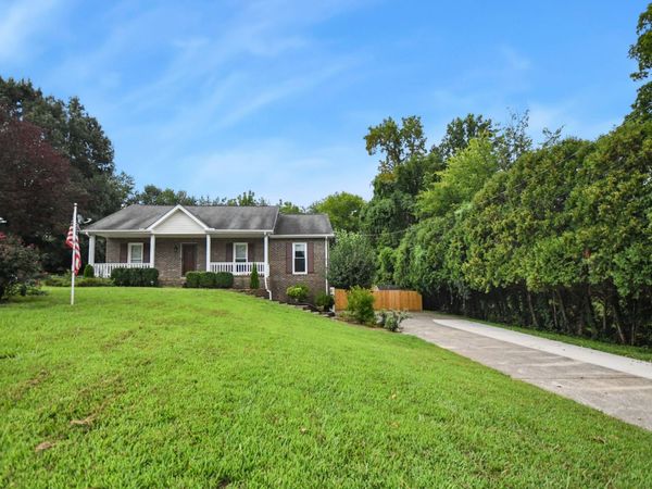 3515 Clearwater Drive, Clarksville, TN 37042