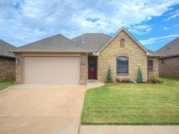 14004 Georgian Way, Yukon, OK 73099