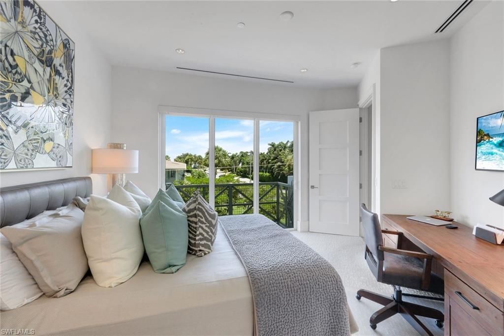 382 12th Ave S, Unit 202, Naples, FL 34102 Photo