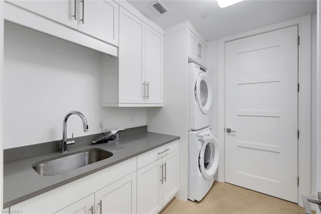 382 12th Ave S, Unit 202, Naples, FL 34102 Photo