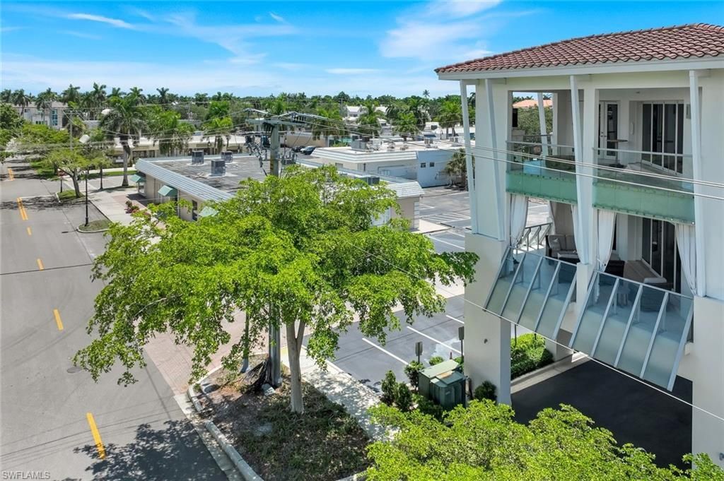 382 12th Ave S, Unit 202, Naples, FL 34102 Photo