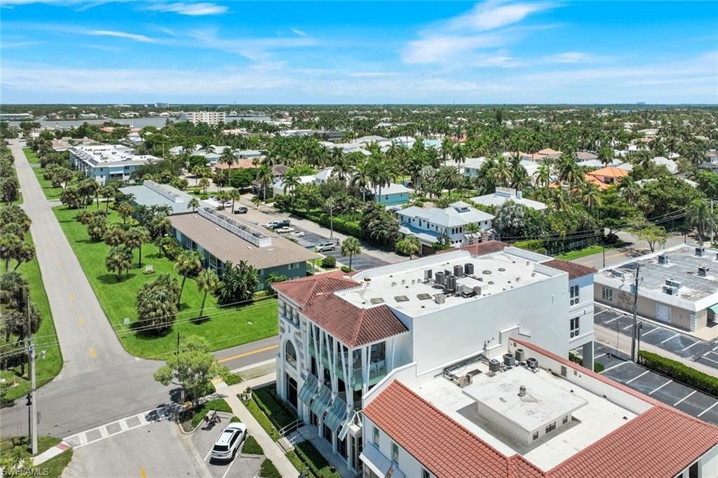 382 12th Ave S, Unit 202, Naples, FL 34102 Photo