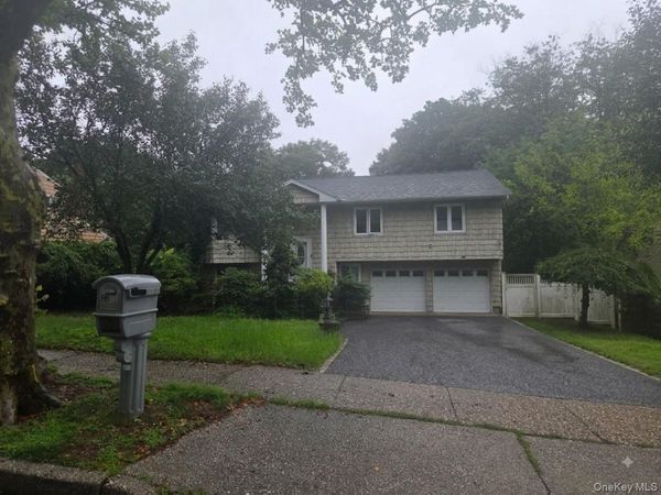 22 Lindron Avenue , Smithtown, NY 11787