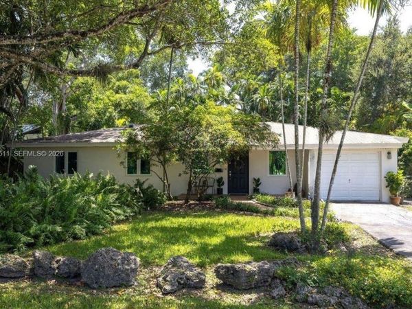 6390 SW 69th St , South Miami, FL 33143