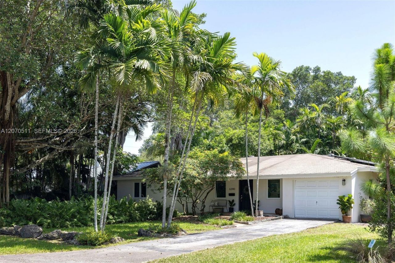 6390 SW 69th St , South Miami, FL 33143 Photo