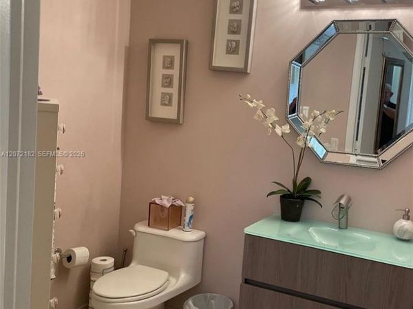 6365 Collins Ave , Unit CAB18, Miami Beach, FL 33141