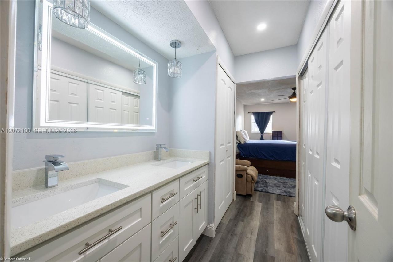 8002 Lagos De Campo Blvd, Unit B-303, Tamarac, FL 33321 Photo
