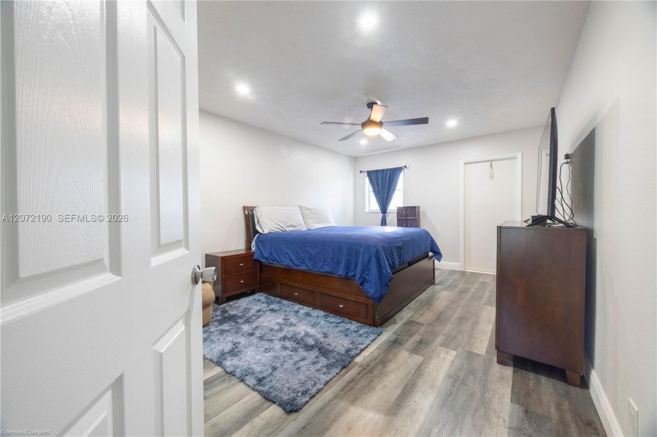 8002 Lagos De Campo Blvd, Unit B-303, Tamarac, FL 33321 Photo