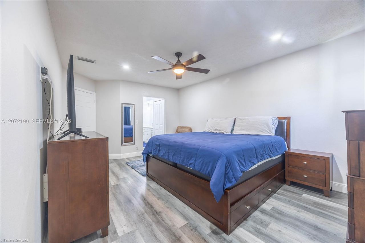 8002 Lagos De Campo Blvd, Unit B-303, Tamarac, FL 33321 Photo