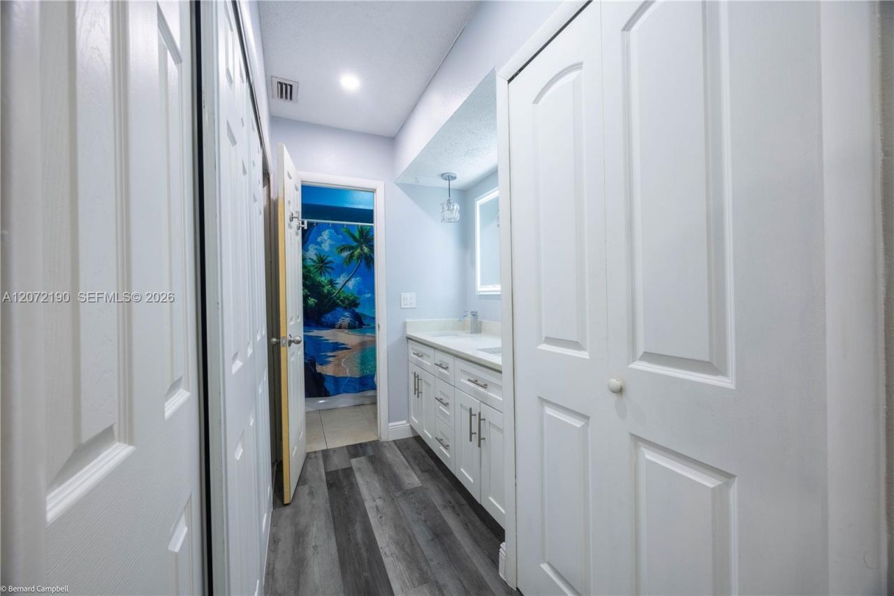 8002 Lagos De Campo Blvd, Unit B-303, Tamarac, FL 33321 Photo