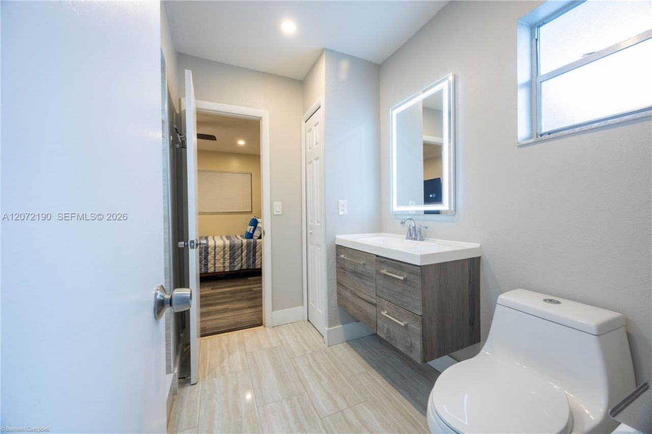 8002 Lagos De Campo Blvd, Unit B-303, Tamarac, FL 33321 Photo