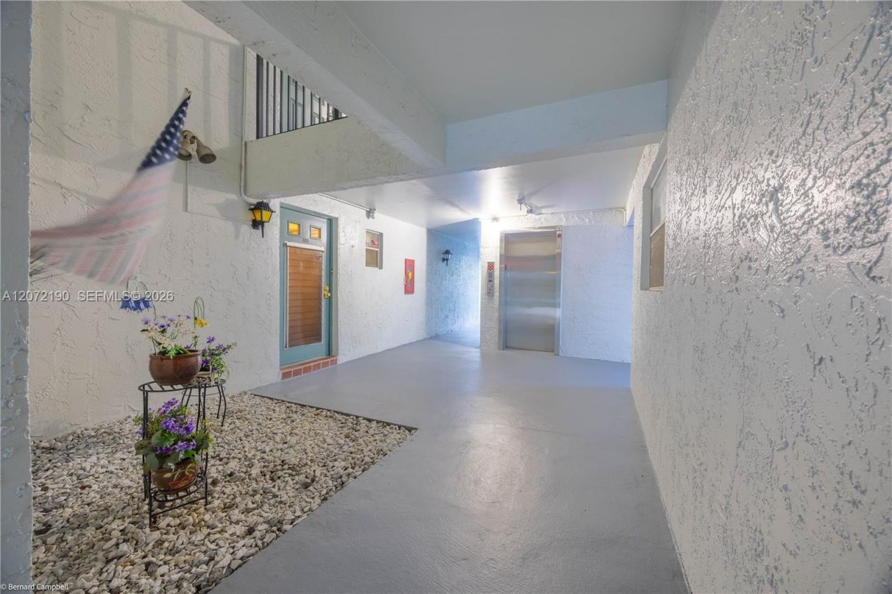 8002 Lagos De Campo Blvd, Unit B-303, Tamarac, FL 33321 Photo