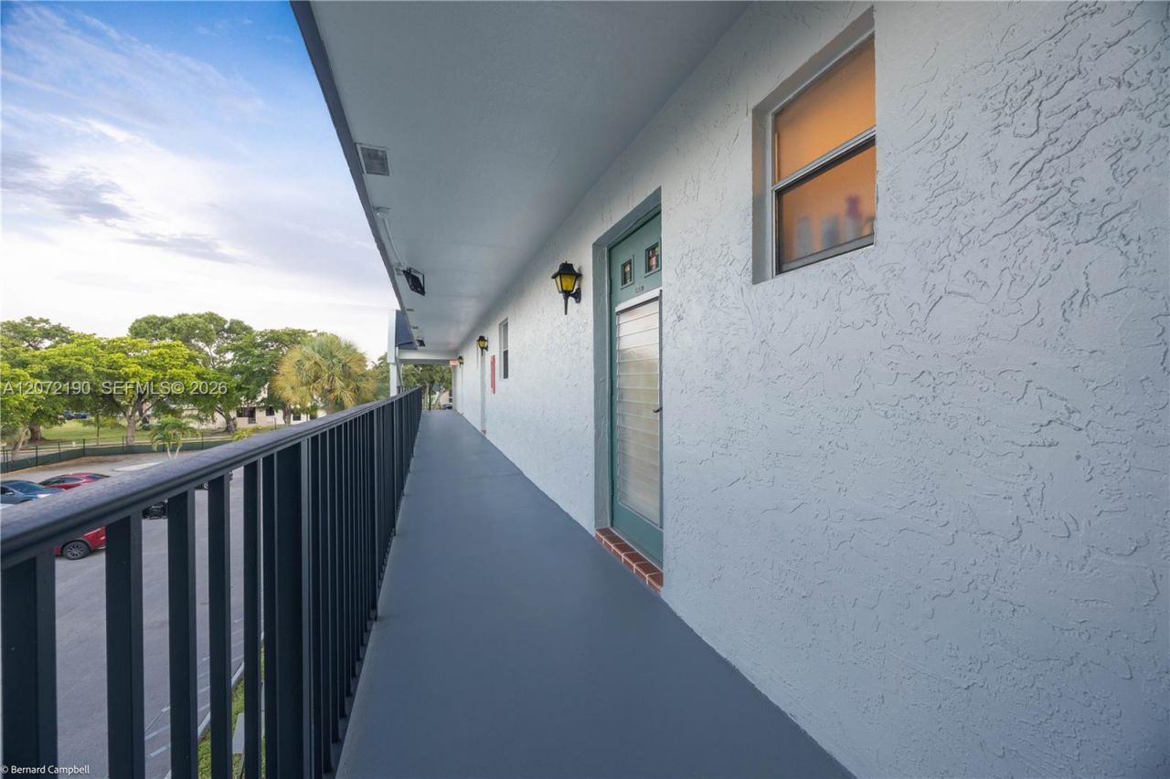 8002 Lagos De Campo Blvd, Unit B-303, Tamarac, FL 33321 Photo