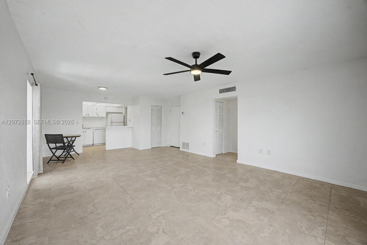 6900 N Kendall Dr , Unit A409, Pinecrest, FL 33156 Photo