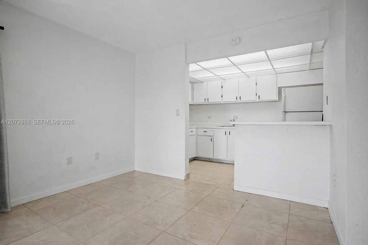 6900 N Kendall Dr , Unit A409, Pinecrest, FL 33156 Photo