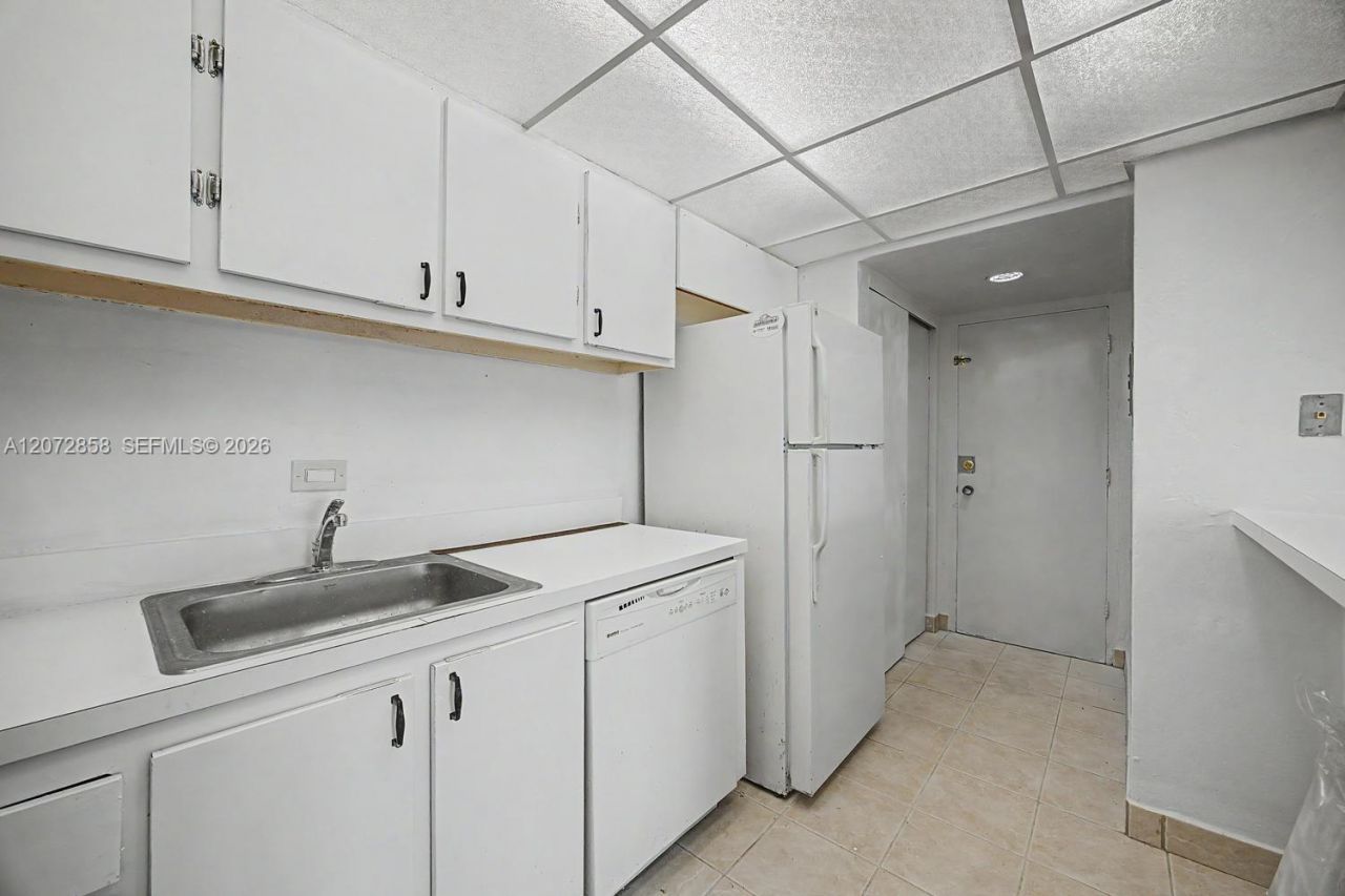 6900 N Kendall Dr , Unit A409, Pinecrest, FL 33156 Photo