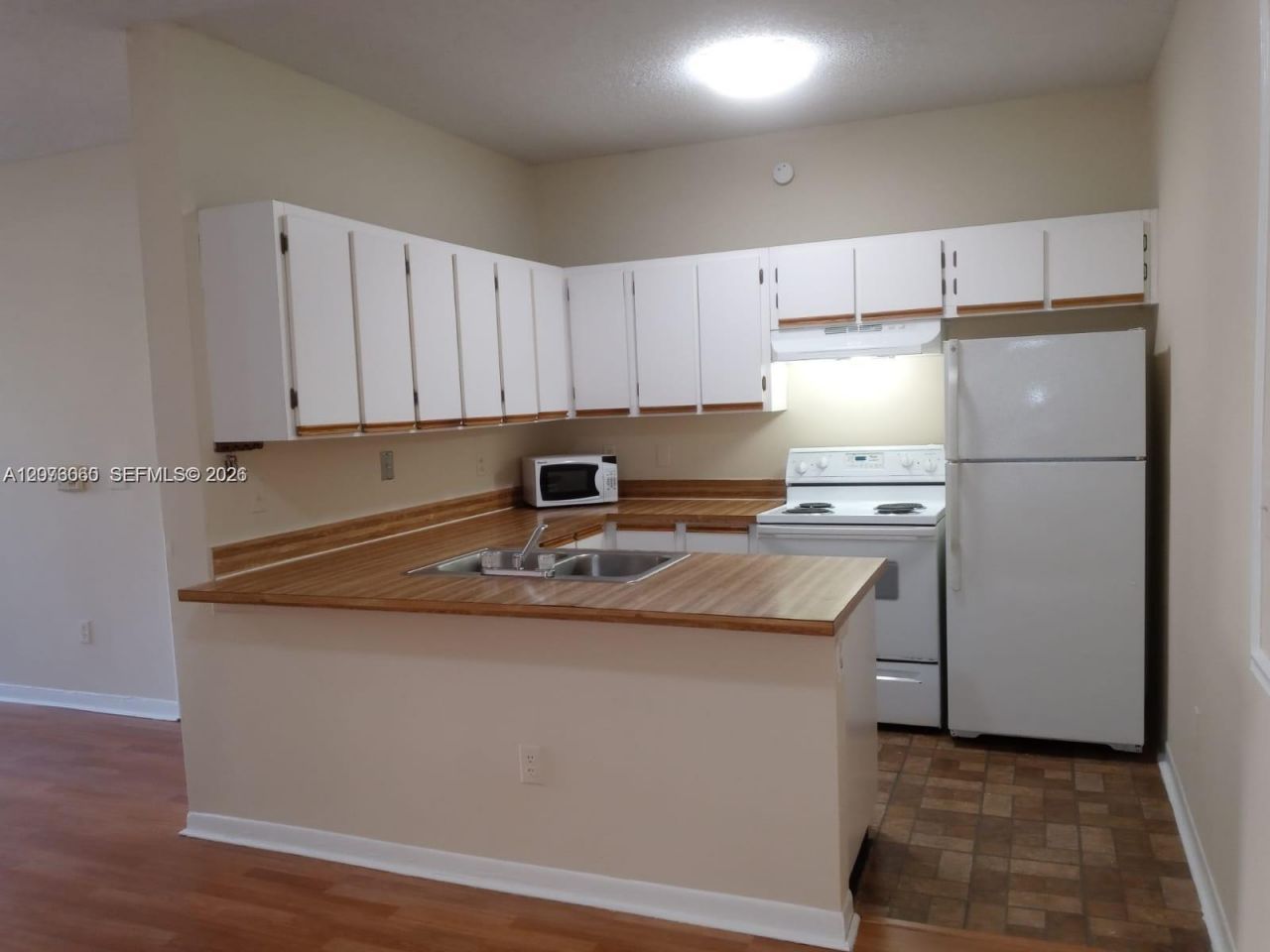 18304 NW 68th Ave , Unit N, Hialeah, FL 33015 Photo
