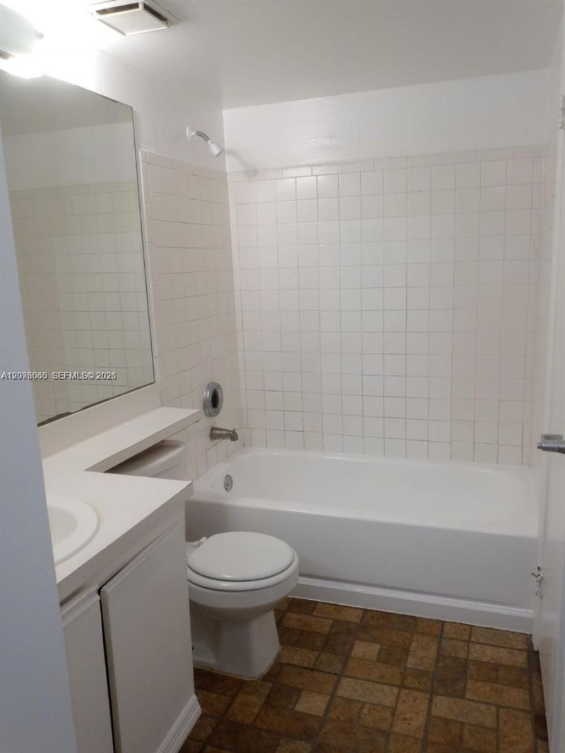 18304 NW 68th Ave , Unit N, Hialeah, FL 33015 Photo