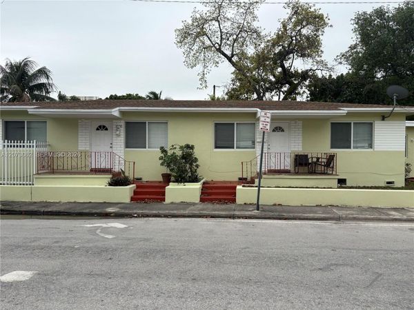 1000 NW 39th St , Miami, FL 33127