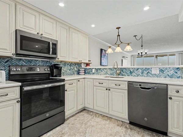 3090 N Course Dr , Unit 709, Pompano Beach, FL 33069