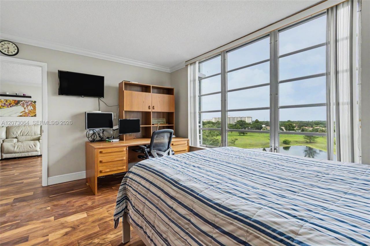3090 N Course Dr , Unit 709, Pompano Beach, FL 33069 Photo