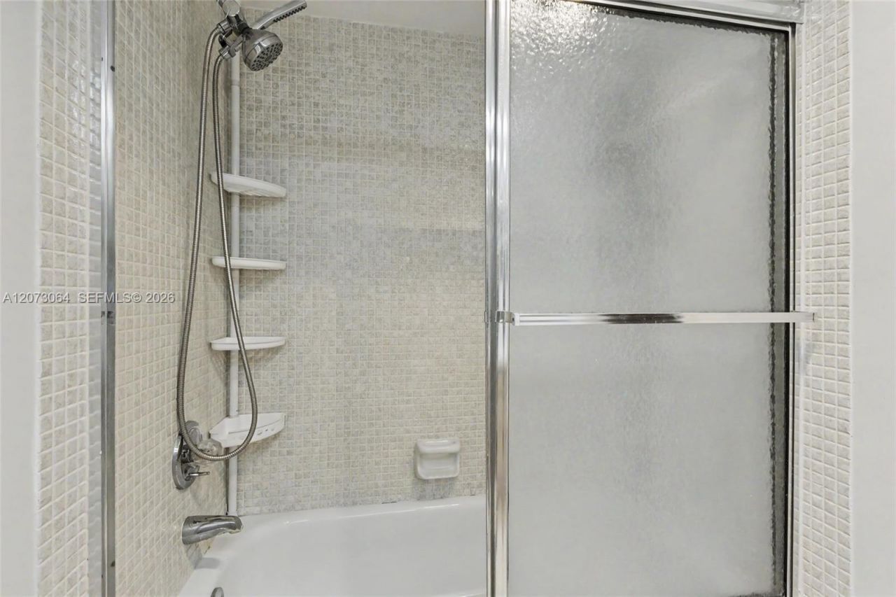 3090 N Course Dr , Unit 709, Pompano Beach, FL 33069 Photo