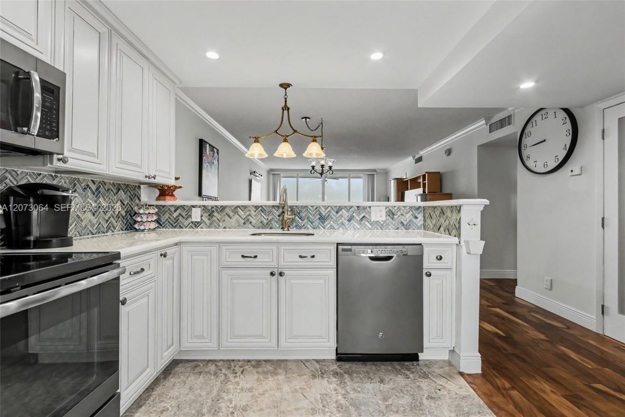 3090 N Course Dr , Unit 709, Pompano Beach, FL 33069 Photo
