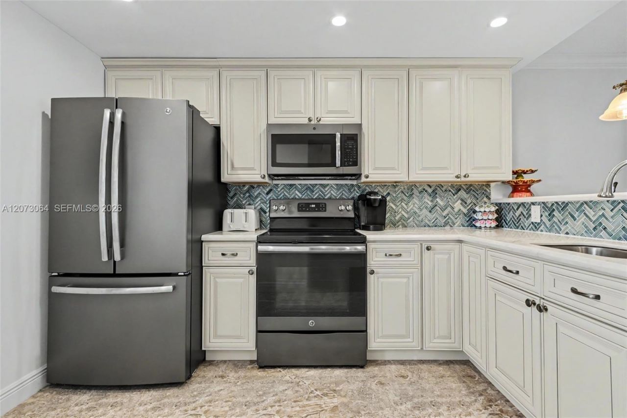 3090 N Course Dr , Unit 709, Pompano Beach, FL 33069 Photo