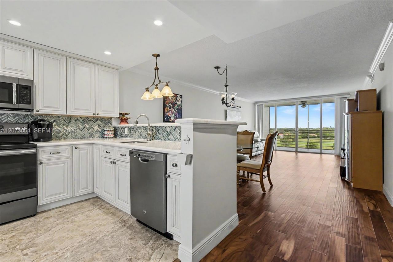 3090 N Course Dr , Unit 709, Pompano Beach, FL 33069 Photo