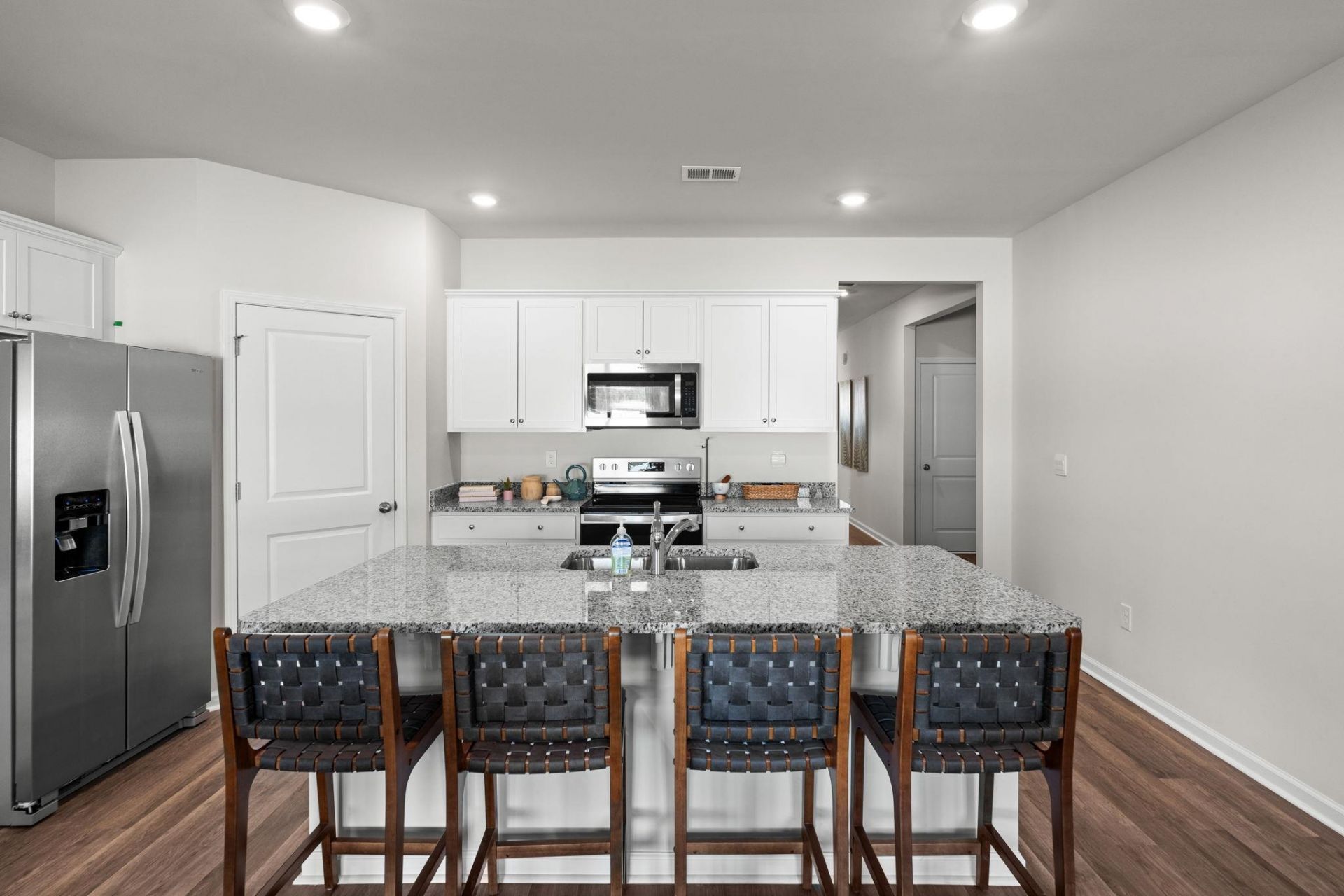 214 Ridley St Photo 5