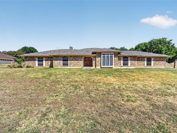 1226 Ranch Valley Drive, DeSoto, TX 75115