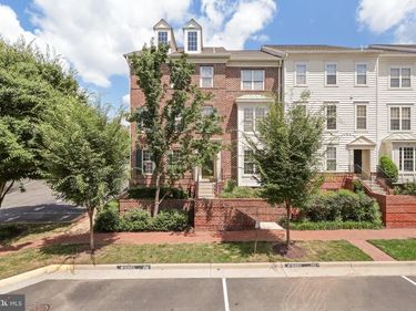 8846 ASHGROVE HOUSE LANE, Unit 101, VIENNA, VA 22182